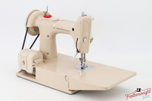 Singer Featherweight 221J Sewing Machine, Tan - JE1525**