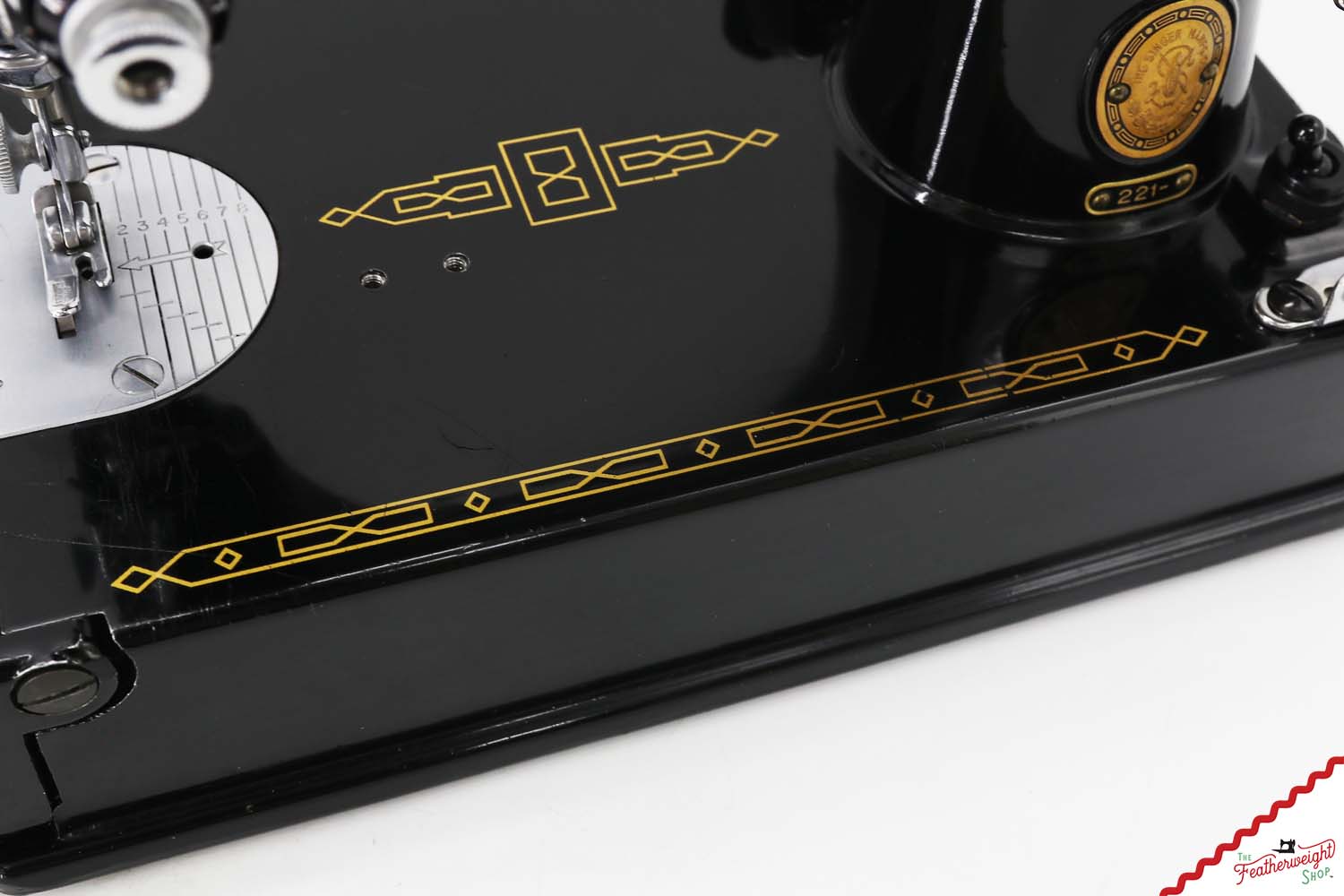 Singer Featherweight 221 Sewing Machine, AM697*** - 1957