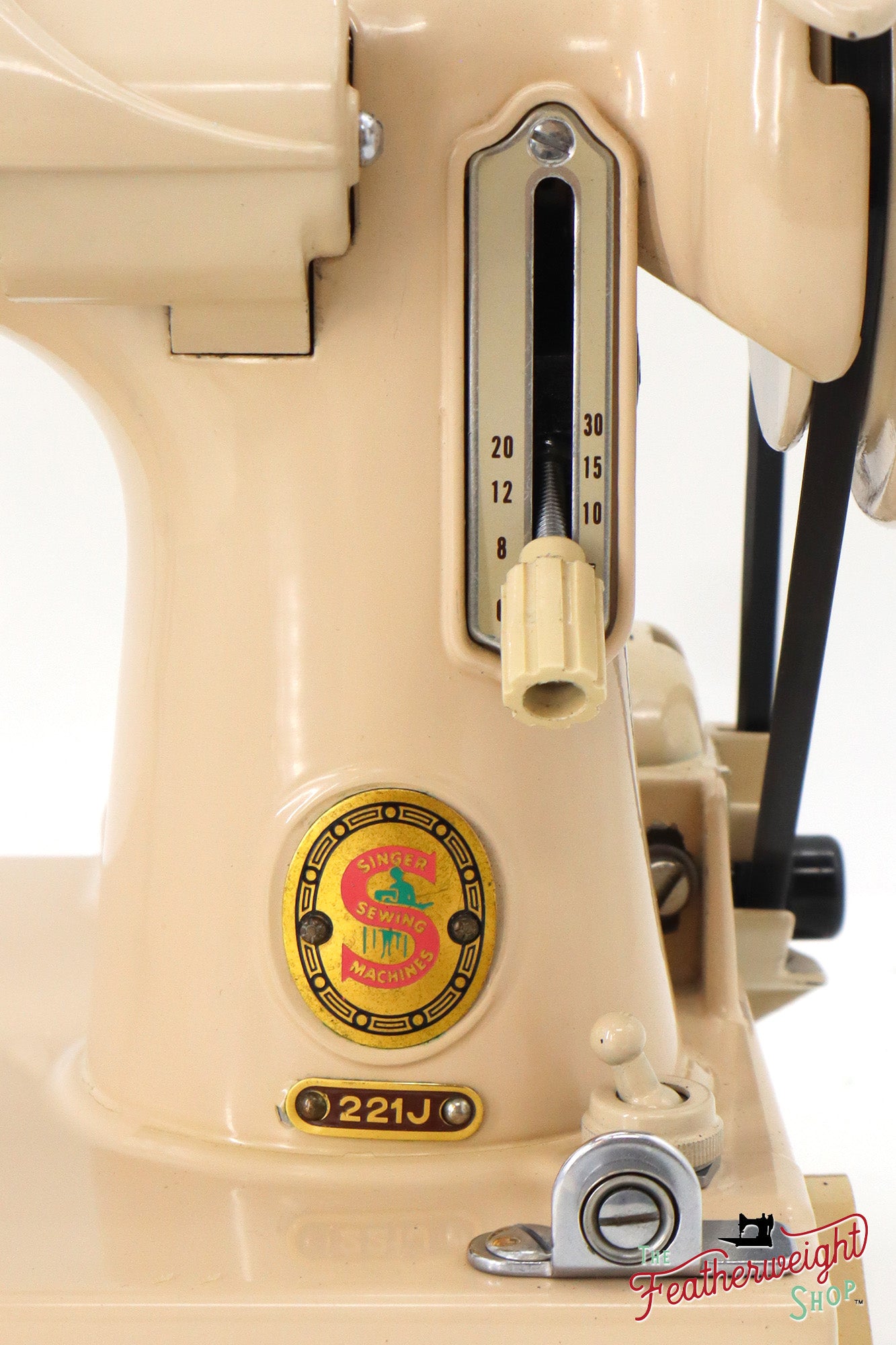 Singer Featherweight 221J Sewing Machine, Tan - JE1598**