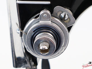 Load image into Gallery viewer, Singer Featherweight 221 Sewing Machine, &quot;First-Run&quot; 1933 AD5460**