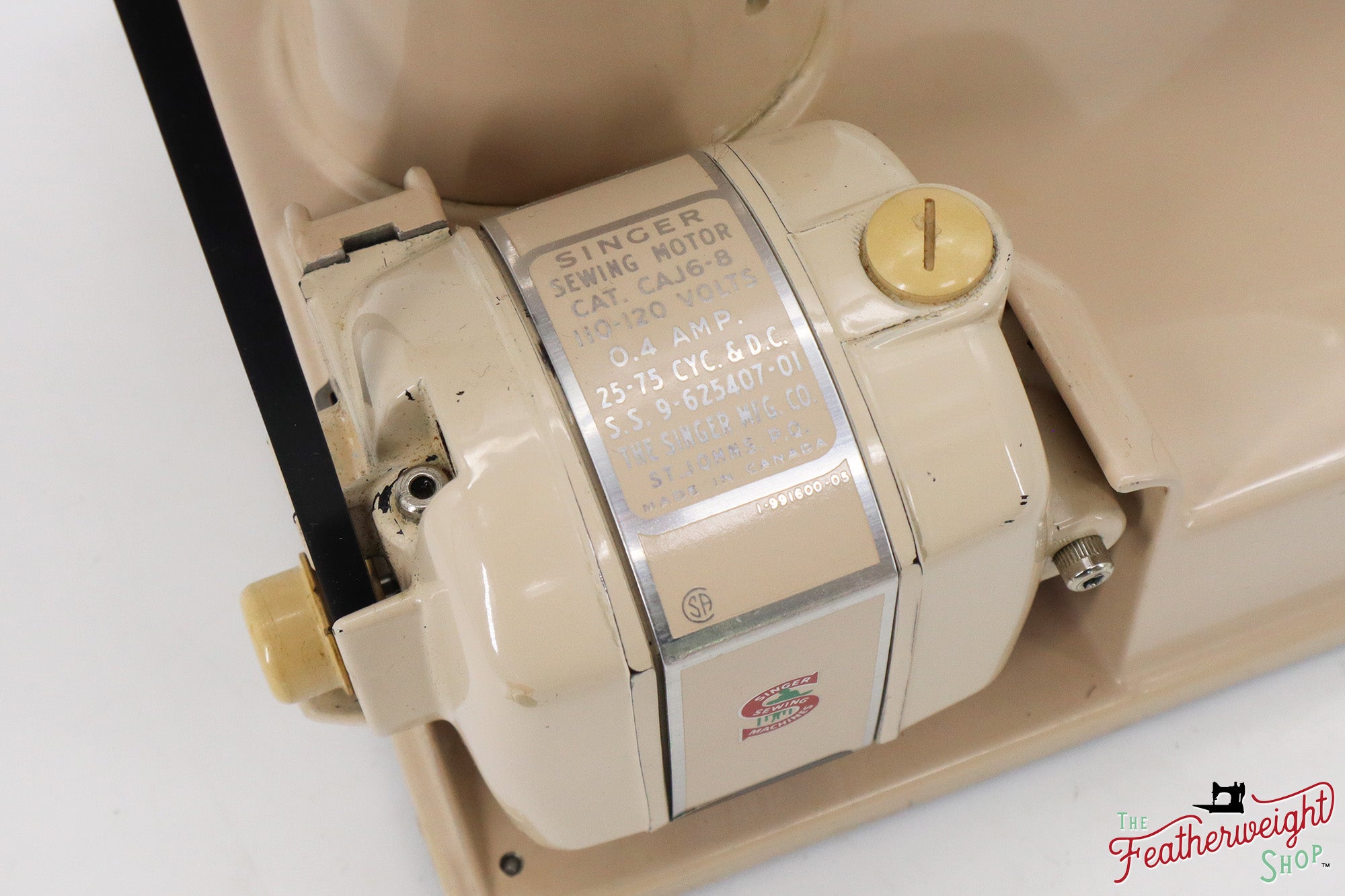 Singer Featherweight 221J Sewing Machine, Tan - JE1525**