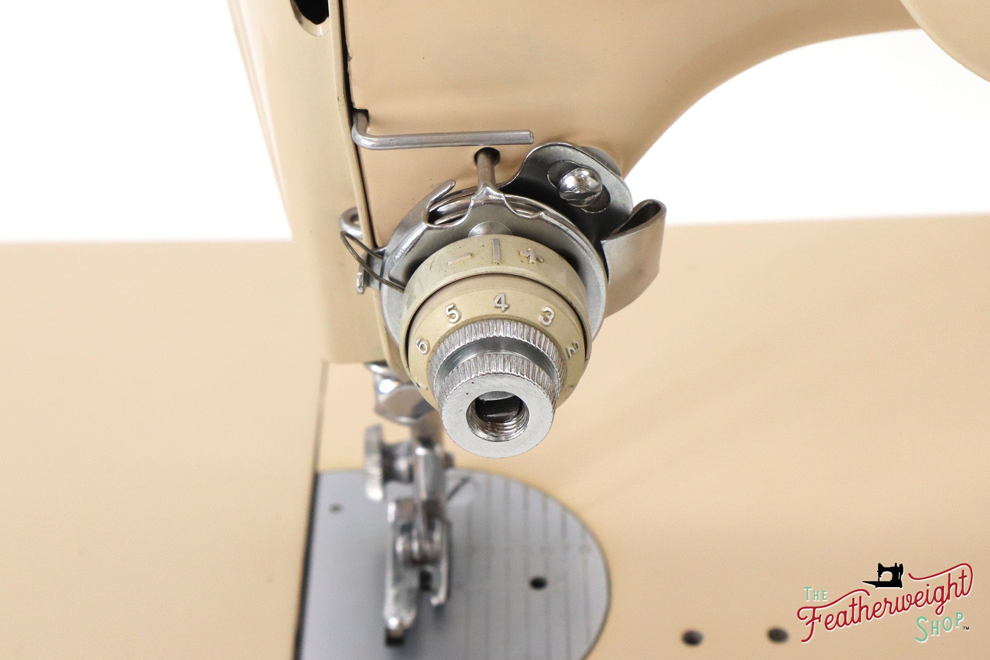 Singer Featherweight 221J Sewing Machine, Tan - JE1598**