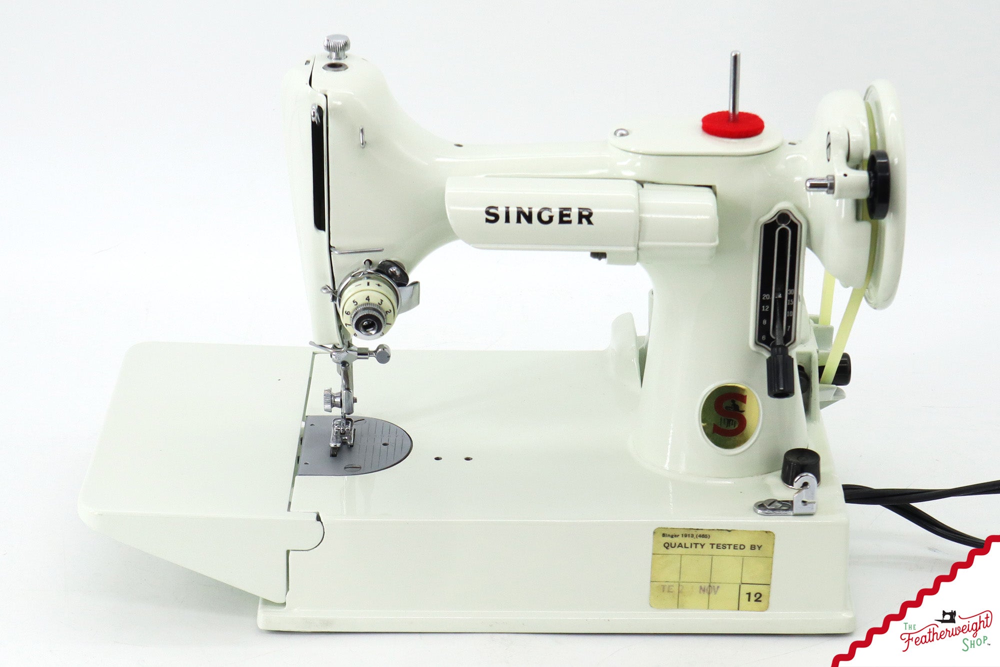 Singer Featherweight 221K Sewing Machine, WHITE - EV979***