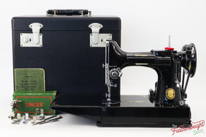 Singer Featherweight 221K Sewing Machine, French EH132***