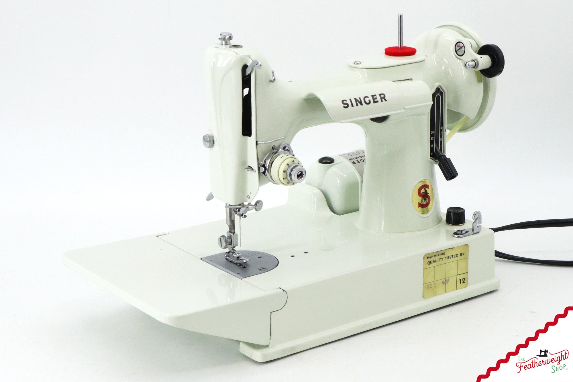 Singer Featherweight 221K Sewing Machine, WHITE - EV979***