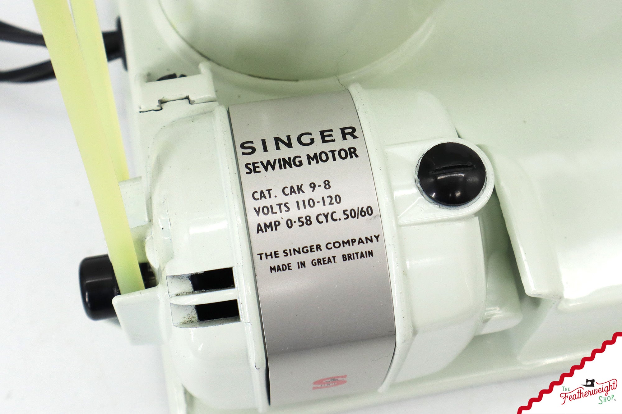 Singer Featherweight 221K Sewing Machine, WHITE - EV979***