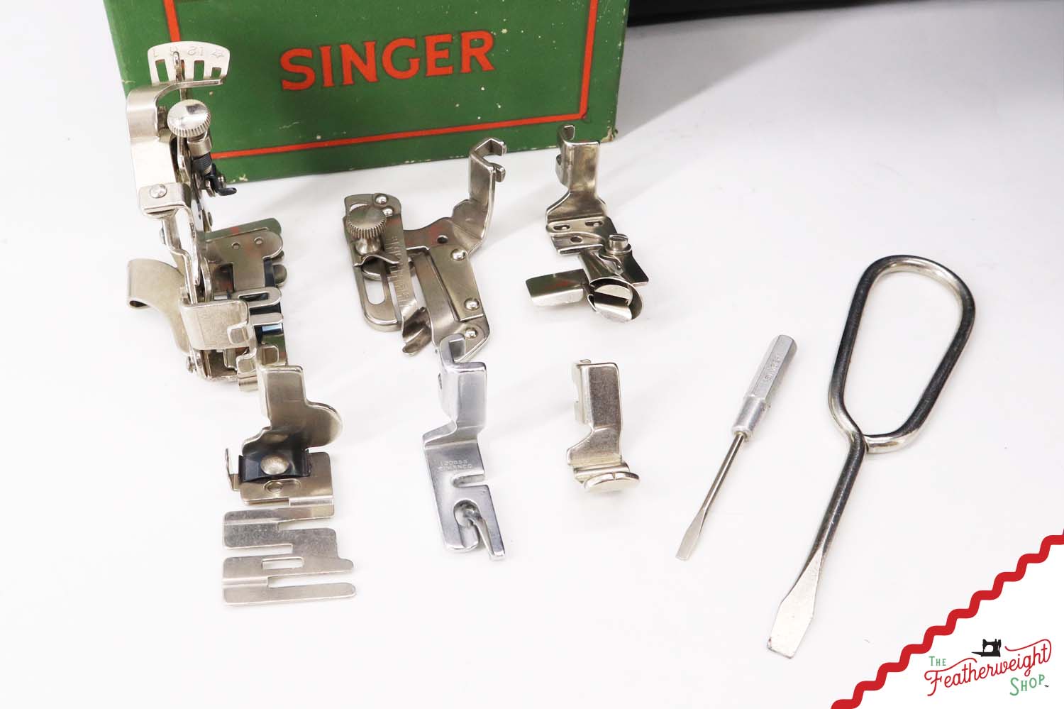 Singer Featherweight 221K Sewing Machine, 1957 - EM0203**