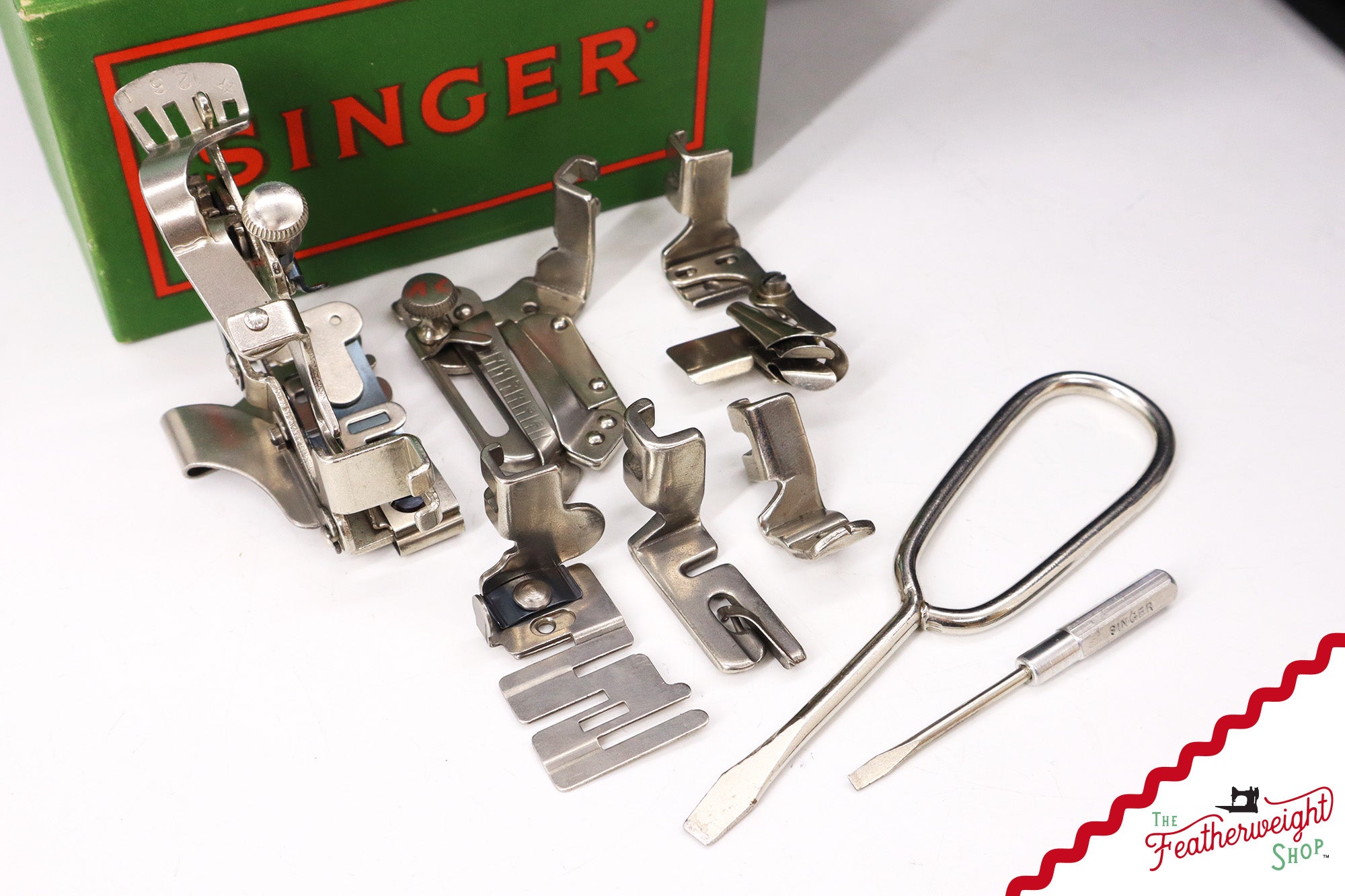 Singer Featherweight Swedish 221K Sewing Machine, EH00555*