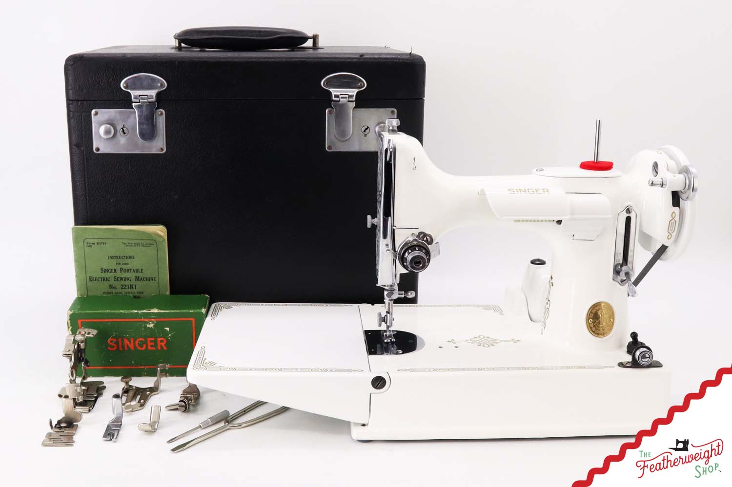 Featherweight 221K Sewing Machine, EE152*** - 1947