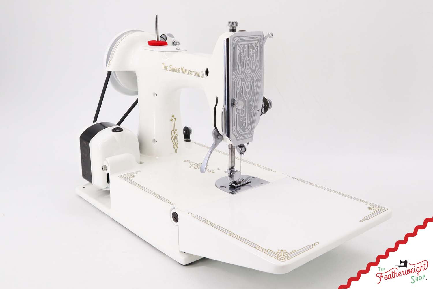 Featherweight 221K Sewing Machine, EE152*** - 1947