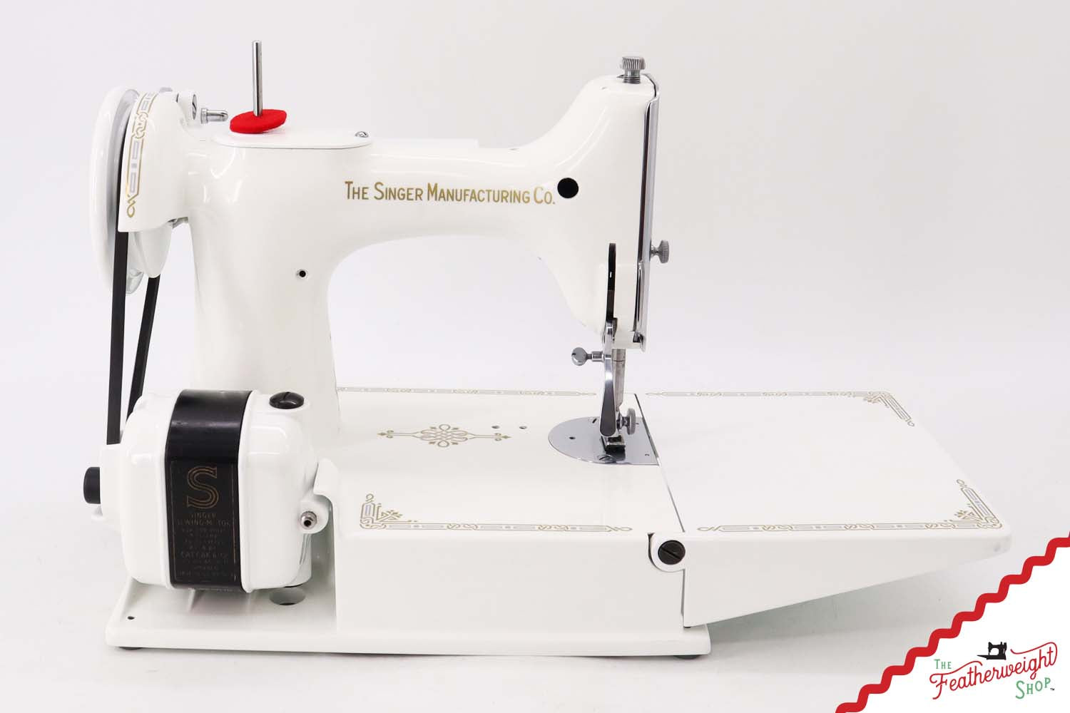 Featherweight 221K Sewing Machine, EE152*** - 1947