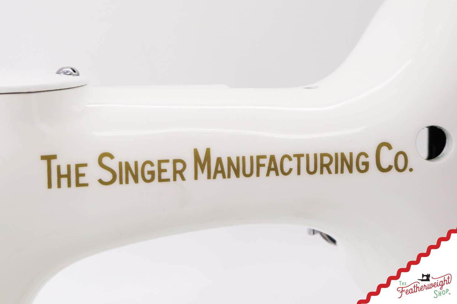 Featherweight 221K Sewing Machine, EE152*** - 1947