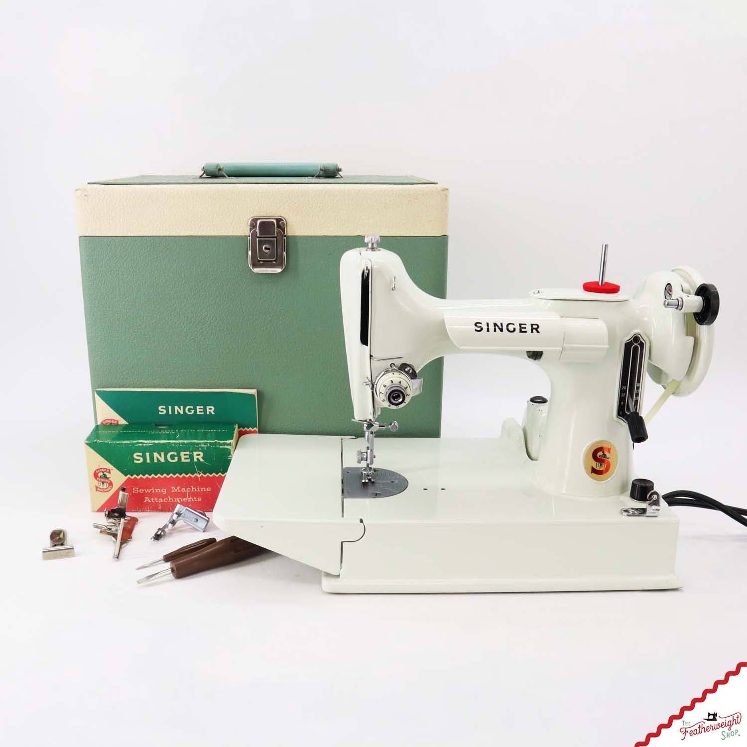 Singer Featherweight 221K Sewing Machine, WHITE - EY991***