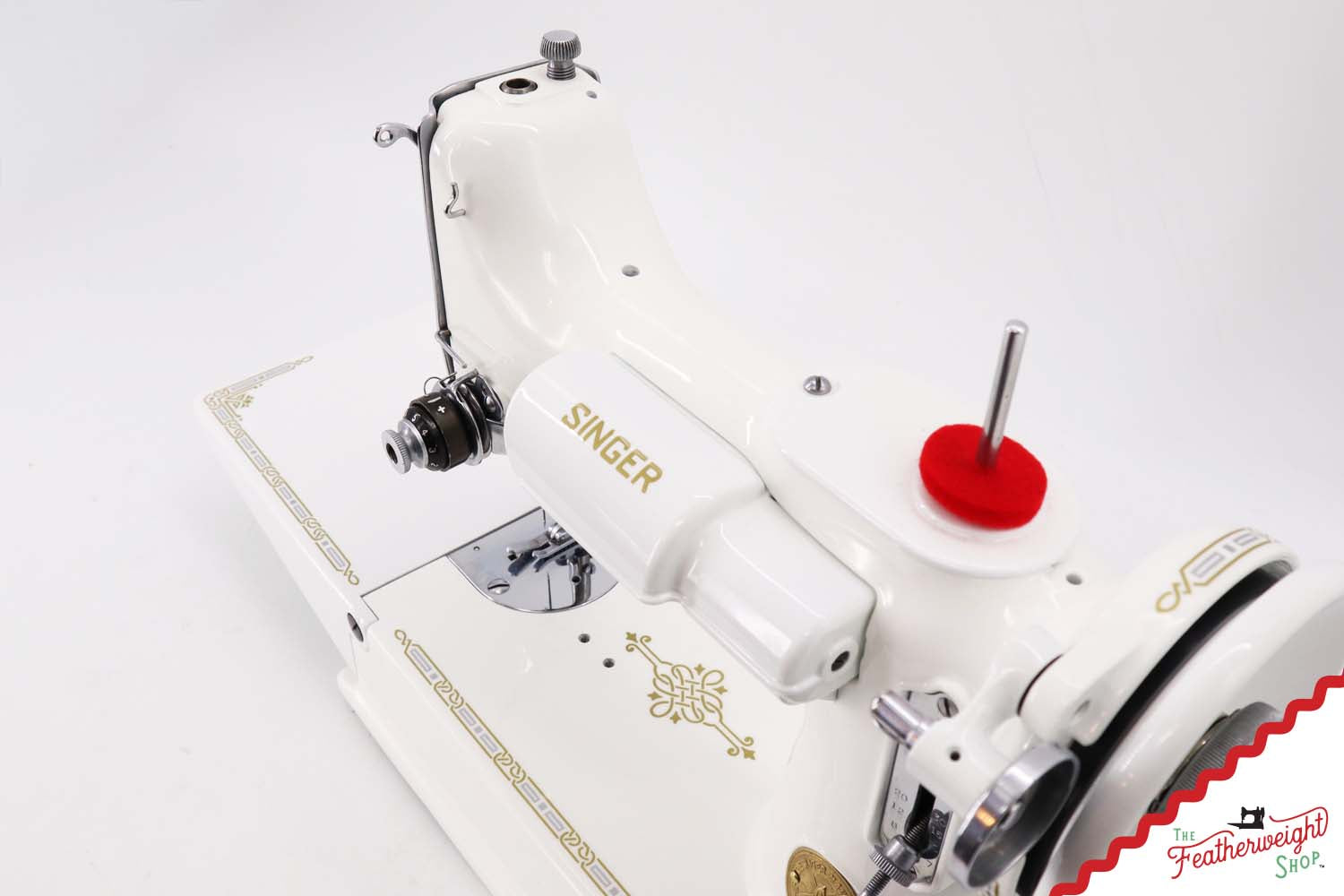 Featherweight 221K Sewing Machine, EE152*** - 1947