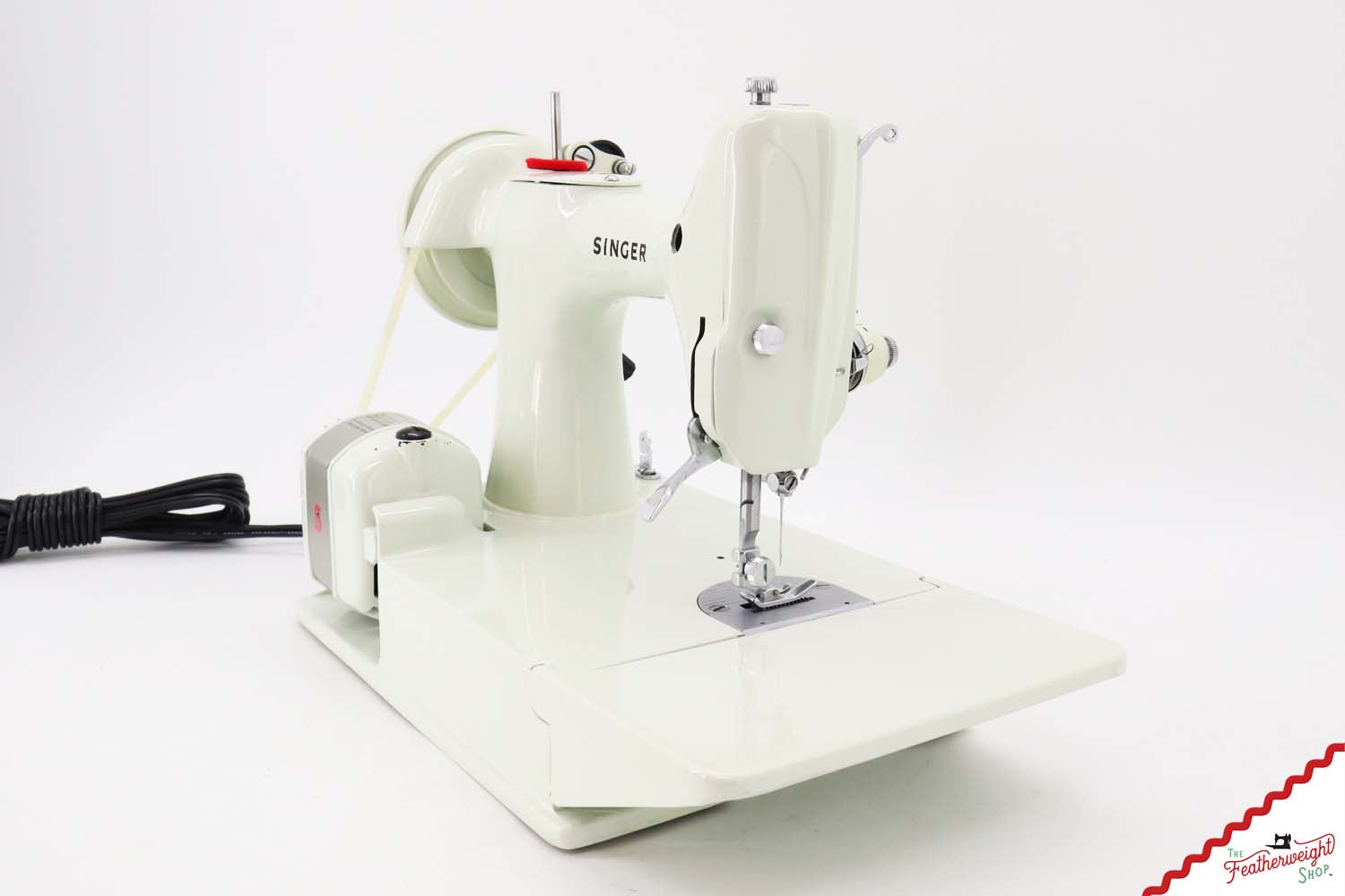 Singer Featherweight 221K Sewing Machine, WHITE - EY991***