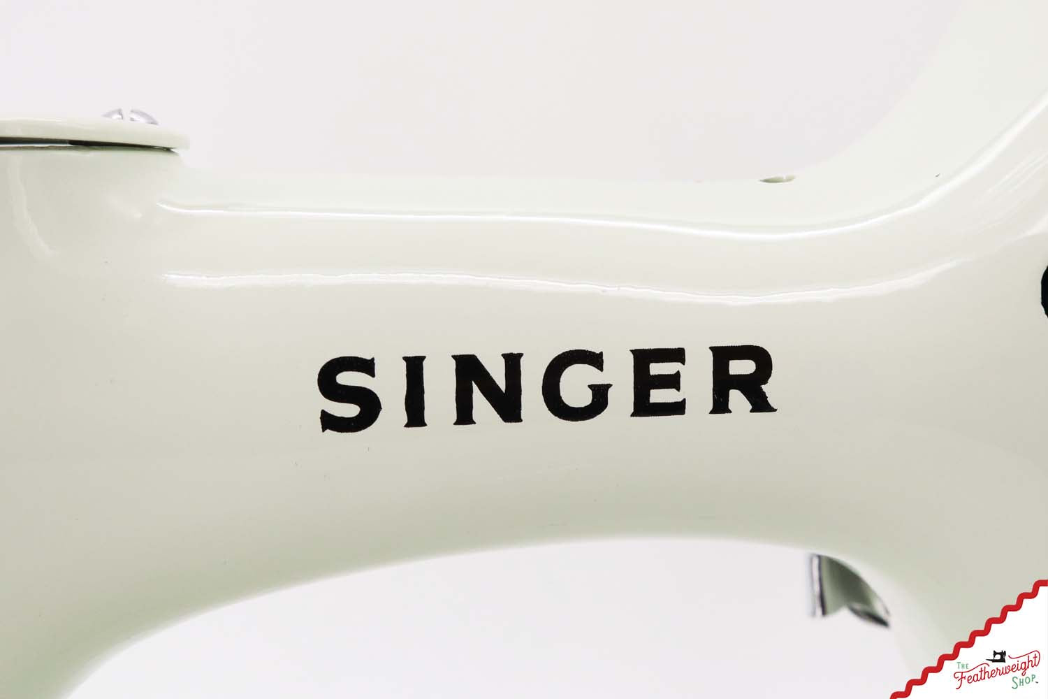 Singer Featherweight 221K Sewing Machine, WHITE - EY991***