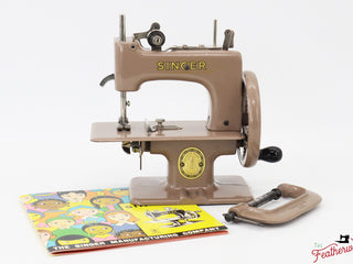 Load image into Gallery viewer, Singer Sewhandy Model 20 - Safari Brown - RARE, 6/23