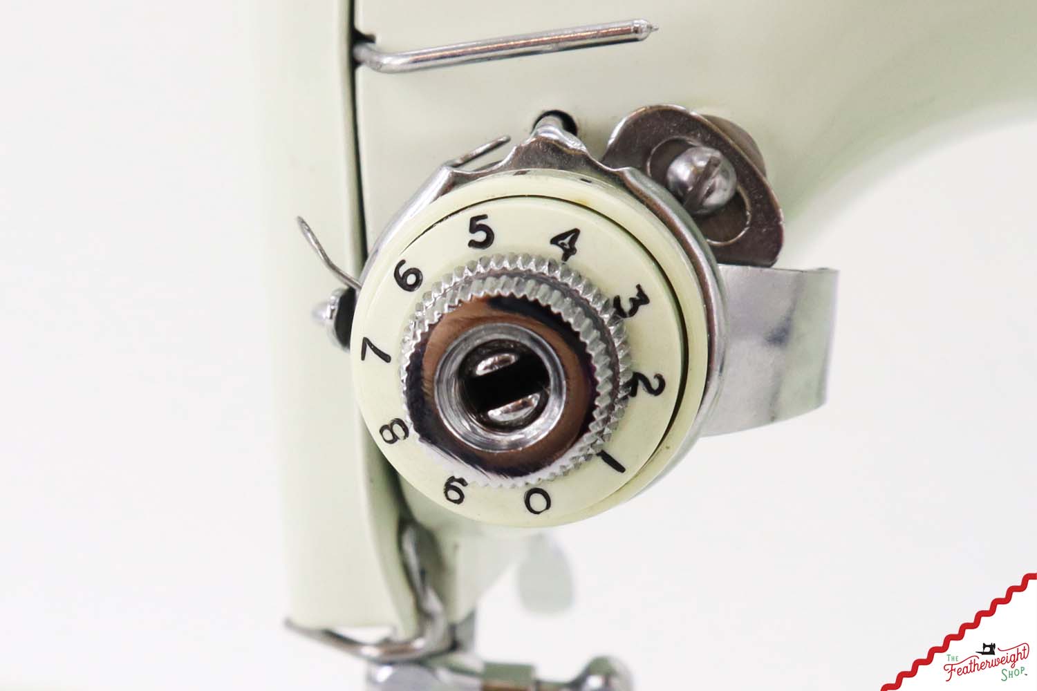 Singer Featherweight 221K Sewing Machine, WHITE - EY991***