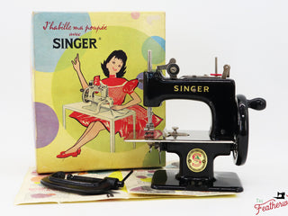Load image into Gallery viewer, Singer Sewhandy Model 20 - Black, Red &#39;S&#39; - RARE, Complete Set