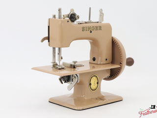 Load image into Gallery viewer, Singer Sewhandy Model 20 - Beige - 6/23