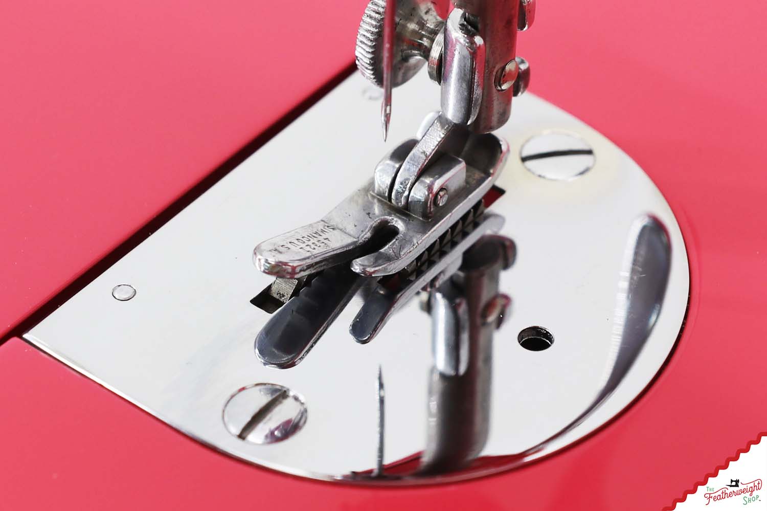 Singer Featherweight 221 AF595*** - Fully Restored in Happy Pink Grapefruit