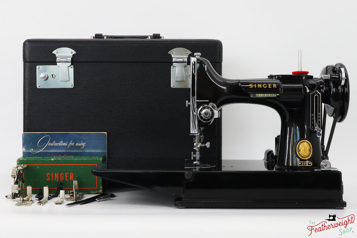 Singer Featherweight 221 Sewing Machine, AM364*** - 1956 – The Singer ...