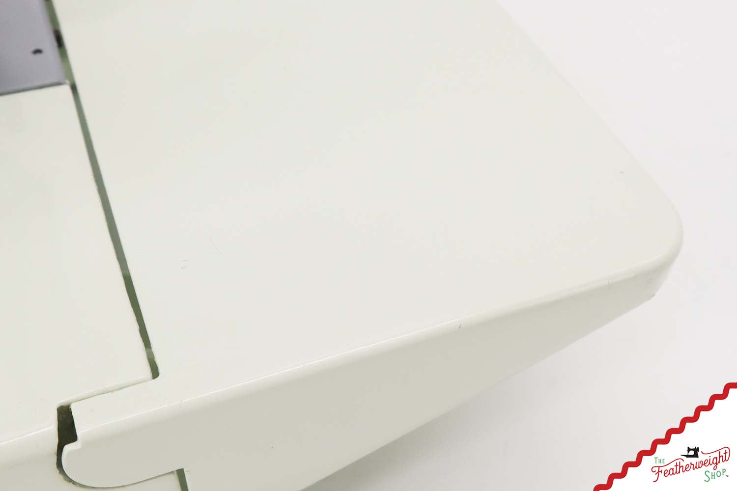 Singer Featherweight 221K Sewing Machine, WHITE - EY993***