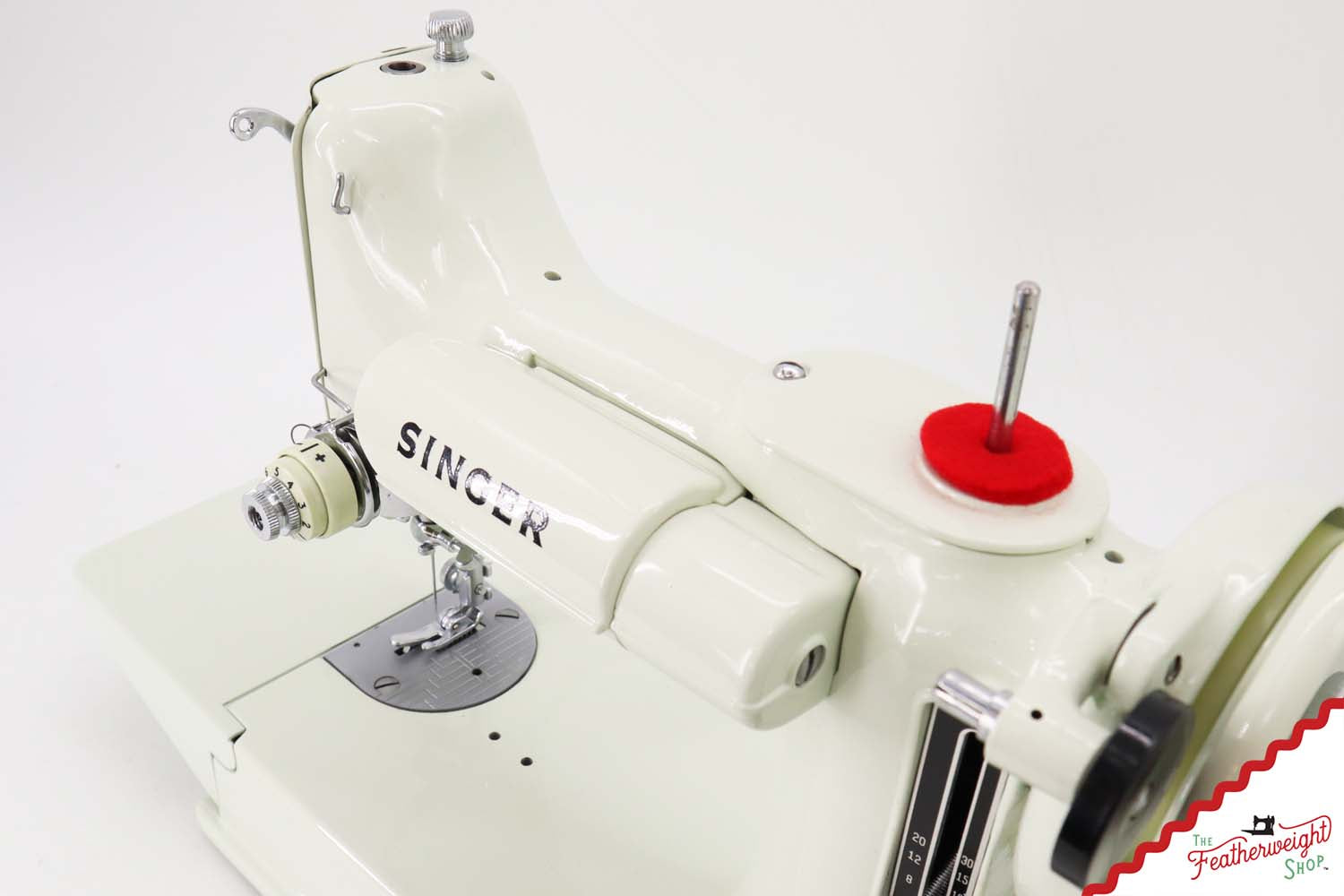 Singer Featherweight 221K Sewing Machine, WHITE - EY993***