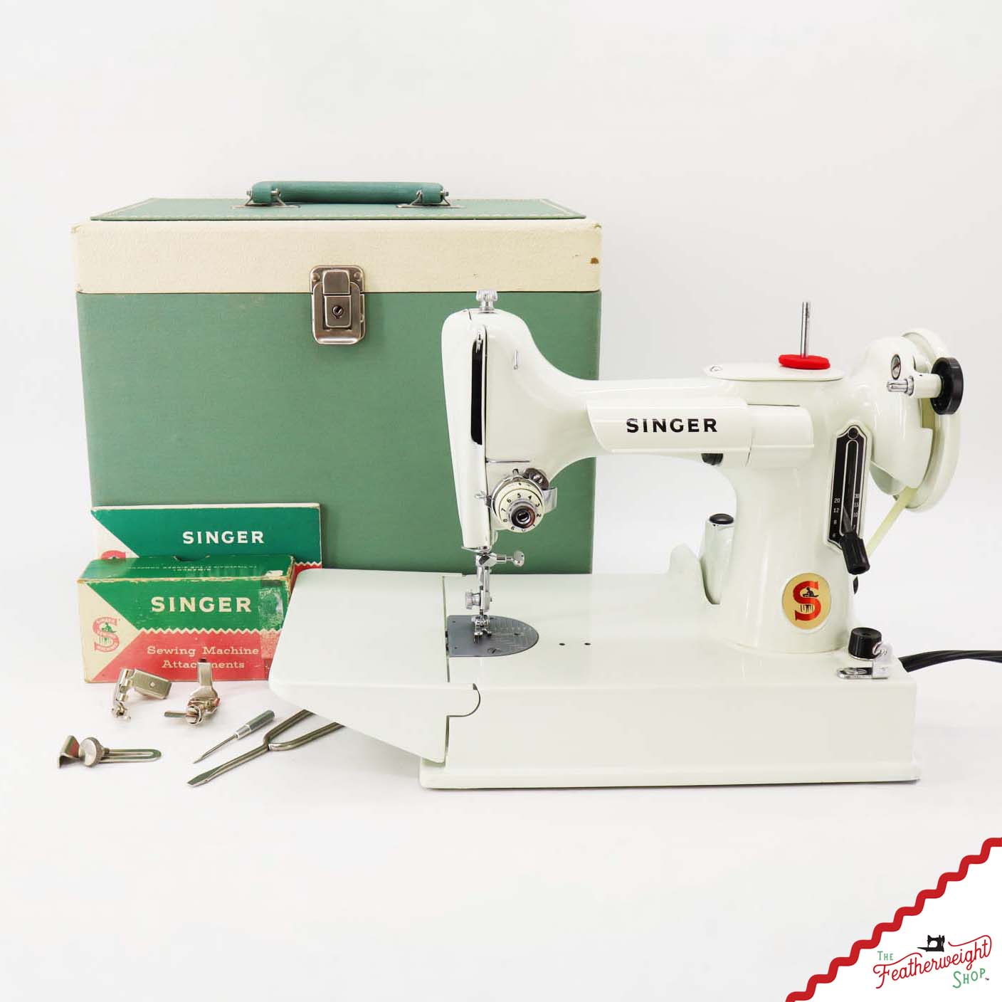 Singer Featherweight 221K Sewing Machine, WHITE - EY993***