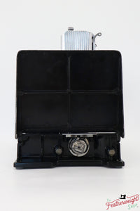 Singer Featherweight 221K Sewing Machine, 1956 - EL538***