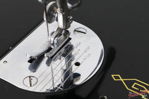 Singer Featherweight 221K Sewing Machine, 1956 - EL538***