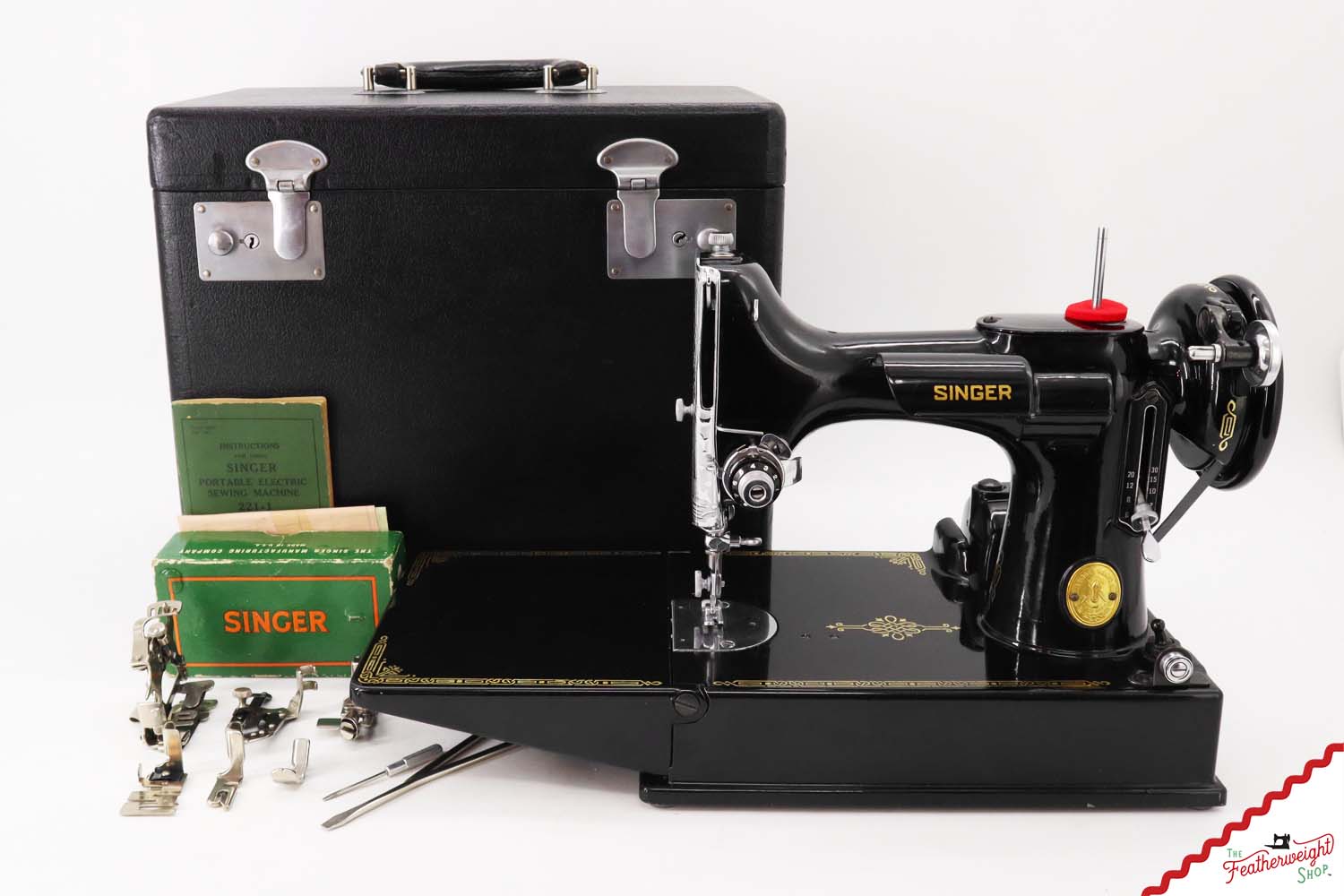 Singer Featherweight 221 Sewing Machine, AH222*** - 1947