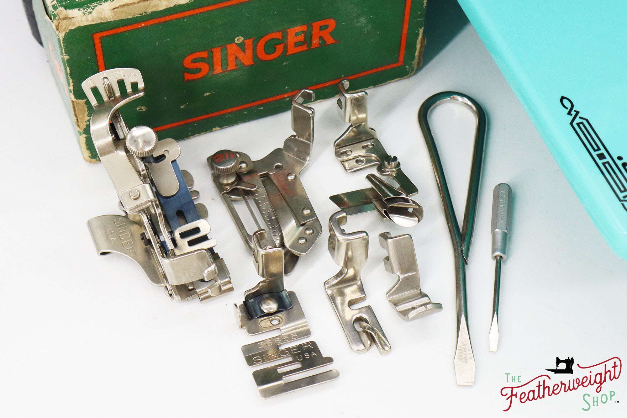 Singer Featherweight 221, AH9815** - Fully Restored in Tiffany Blue