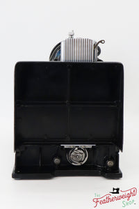 Singer Featherweight 221K Sewing Machine, 1952 - EH14023*
