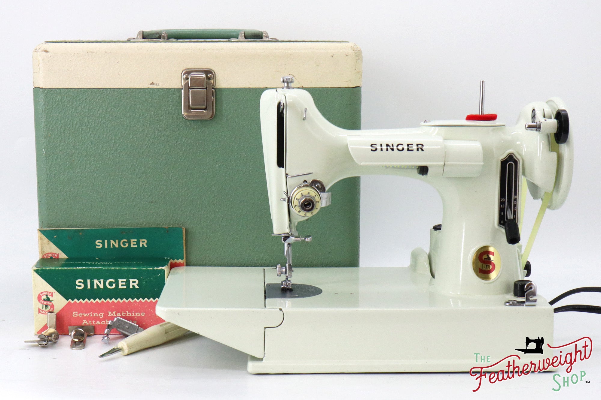 Singer Featherweight 221 Sewing Machine, WHITE - EV987***