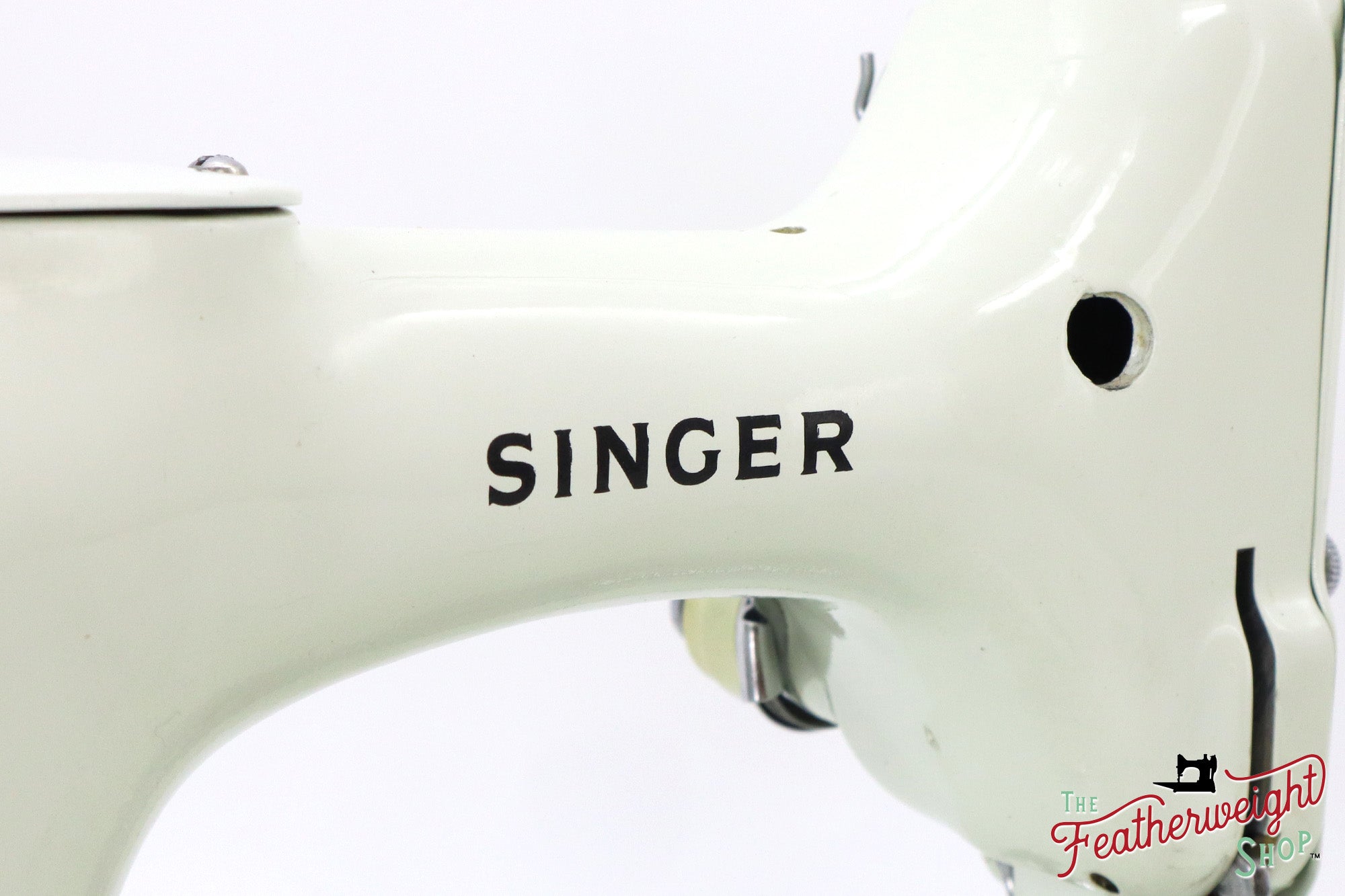 Singer Featherweight 221 Sewing Machine, WHITE - EV987***