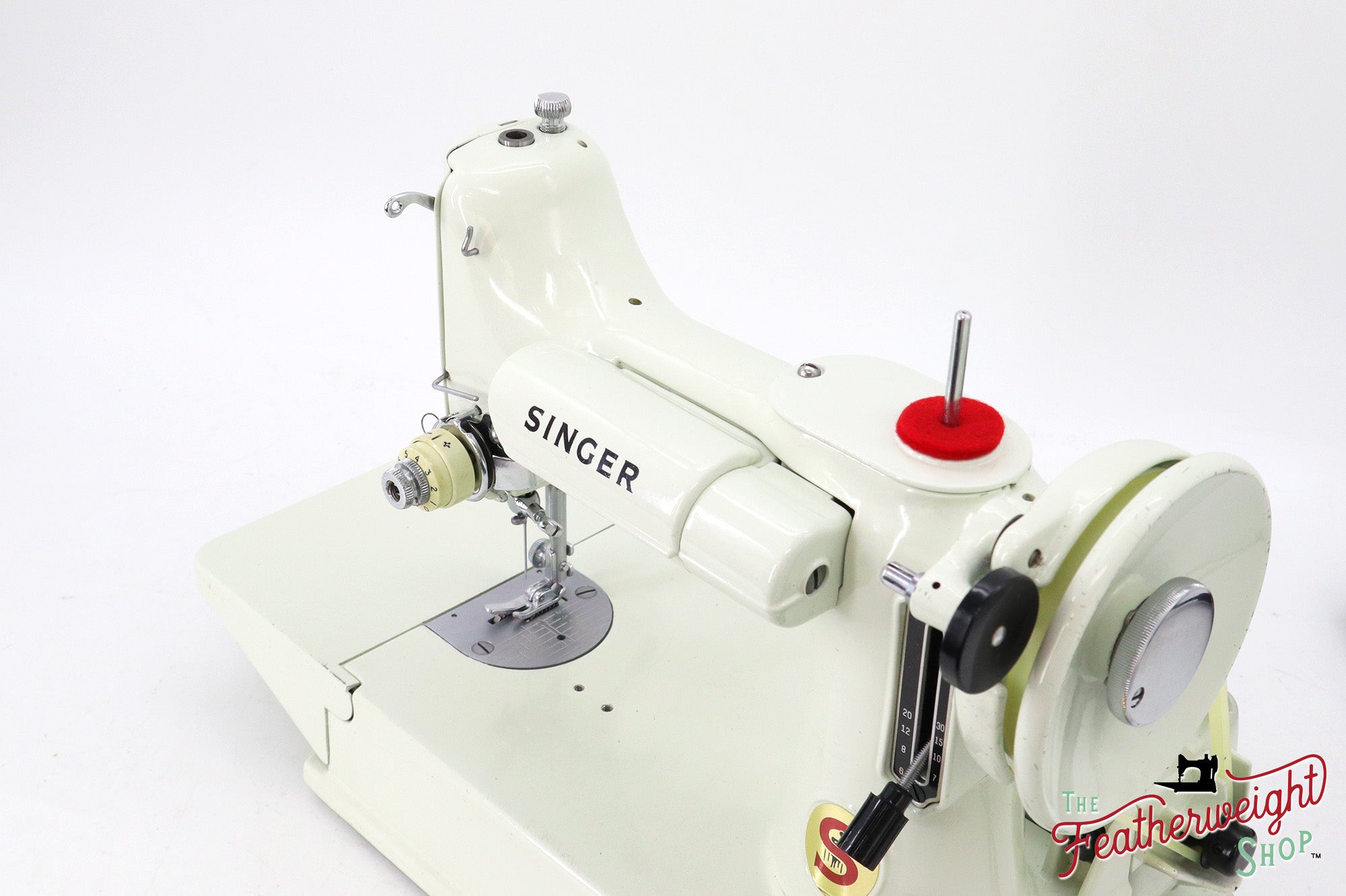 Singer Featherweight 221 Sewing Machine, WHITE - EV987***