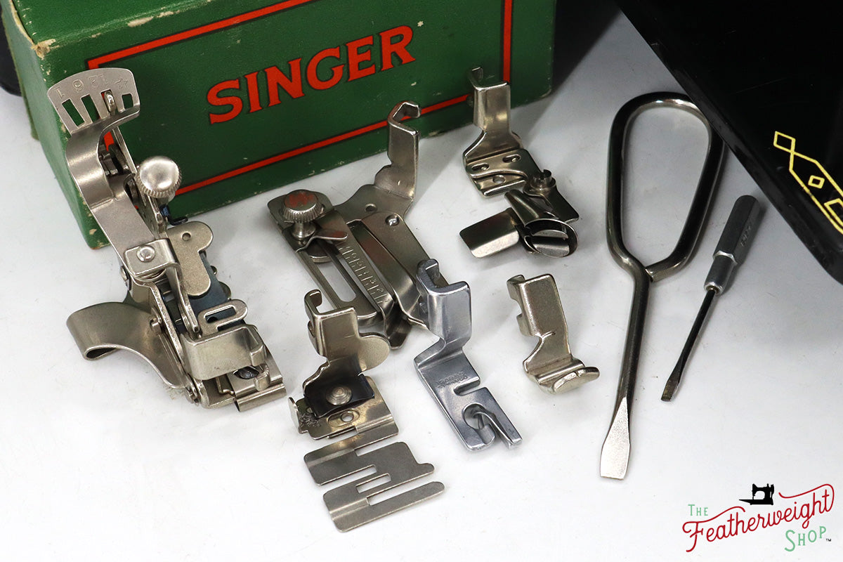 Singer Featherweight 221K Sewing Machine, 1956 - EL5383**