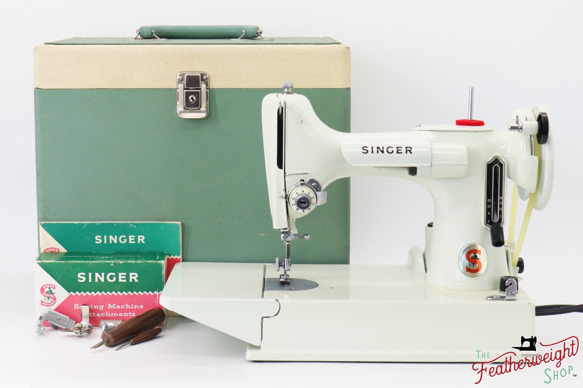 Singer Featherweight 221 Sewing Machine, WHITE - EV782***