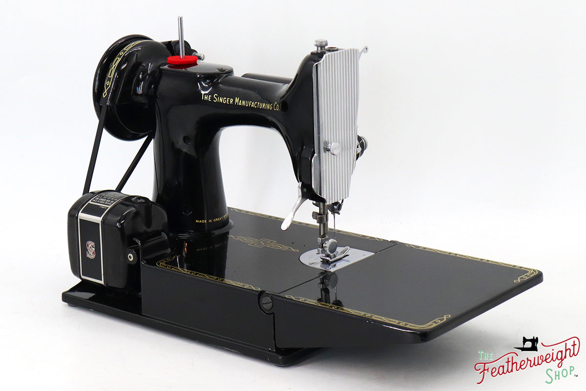 Singer Featherweight 221K Sewing Machine, 1956 - EL5383**