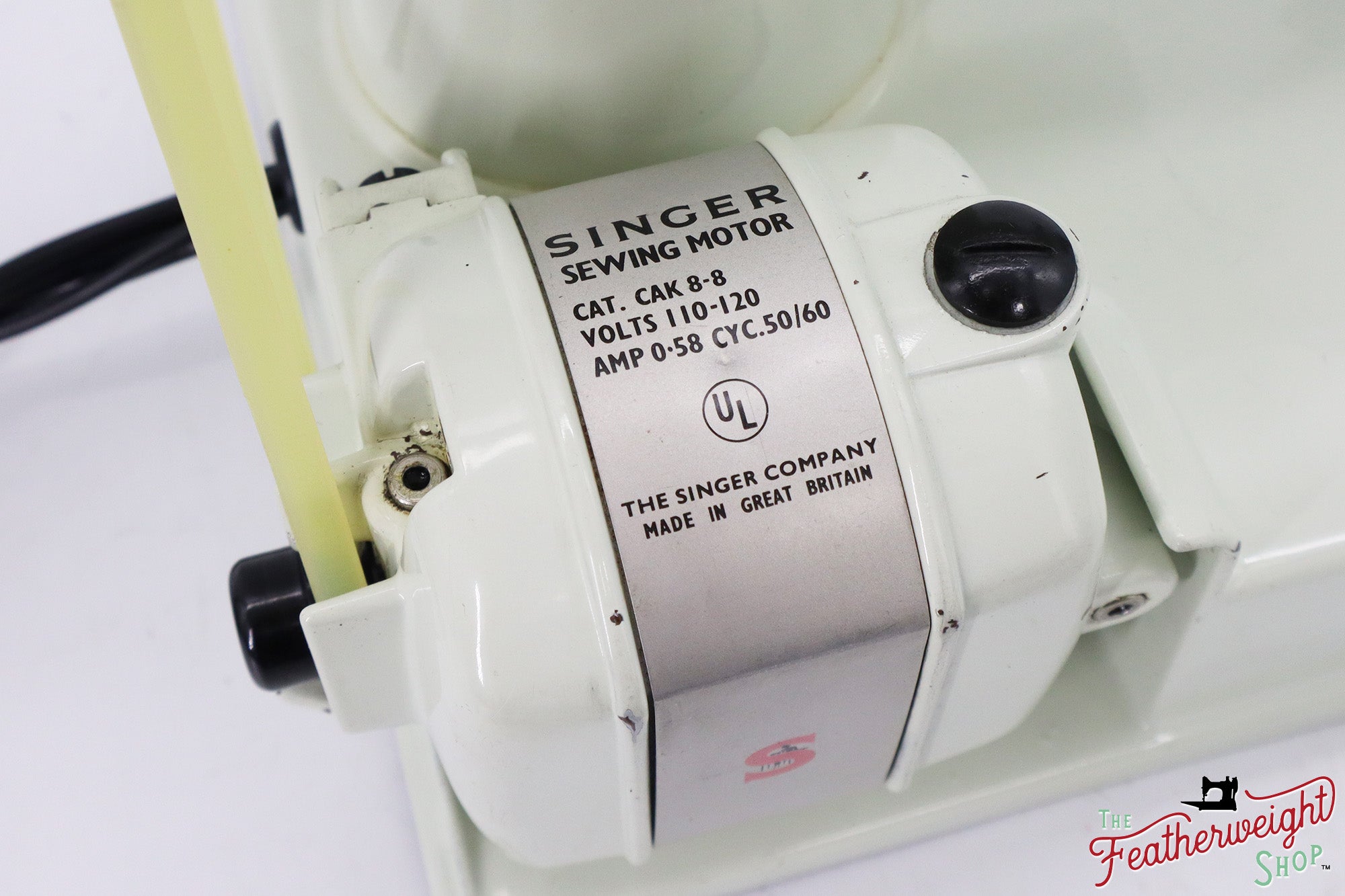 Singer Featherweight 221 Sewing Machine, WHITE - EV782***