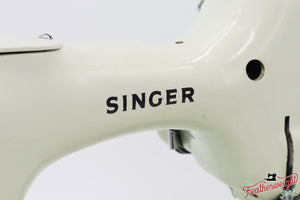 Singer Featherweight 221 Sewing Machine, WHITE - EV782***
