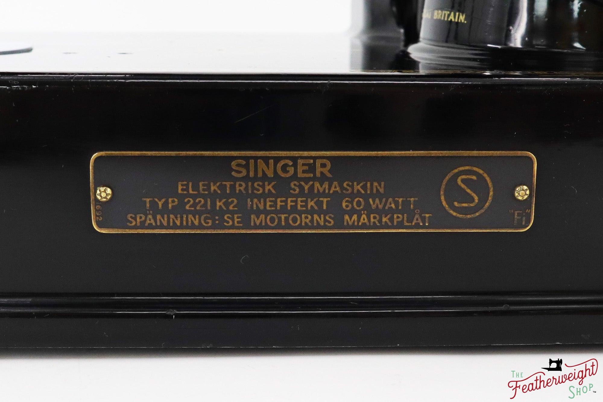 Singer Featherweight Swedish 221K Sewing Machine, EH141***