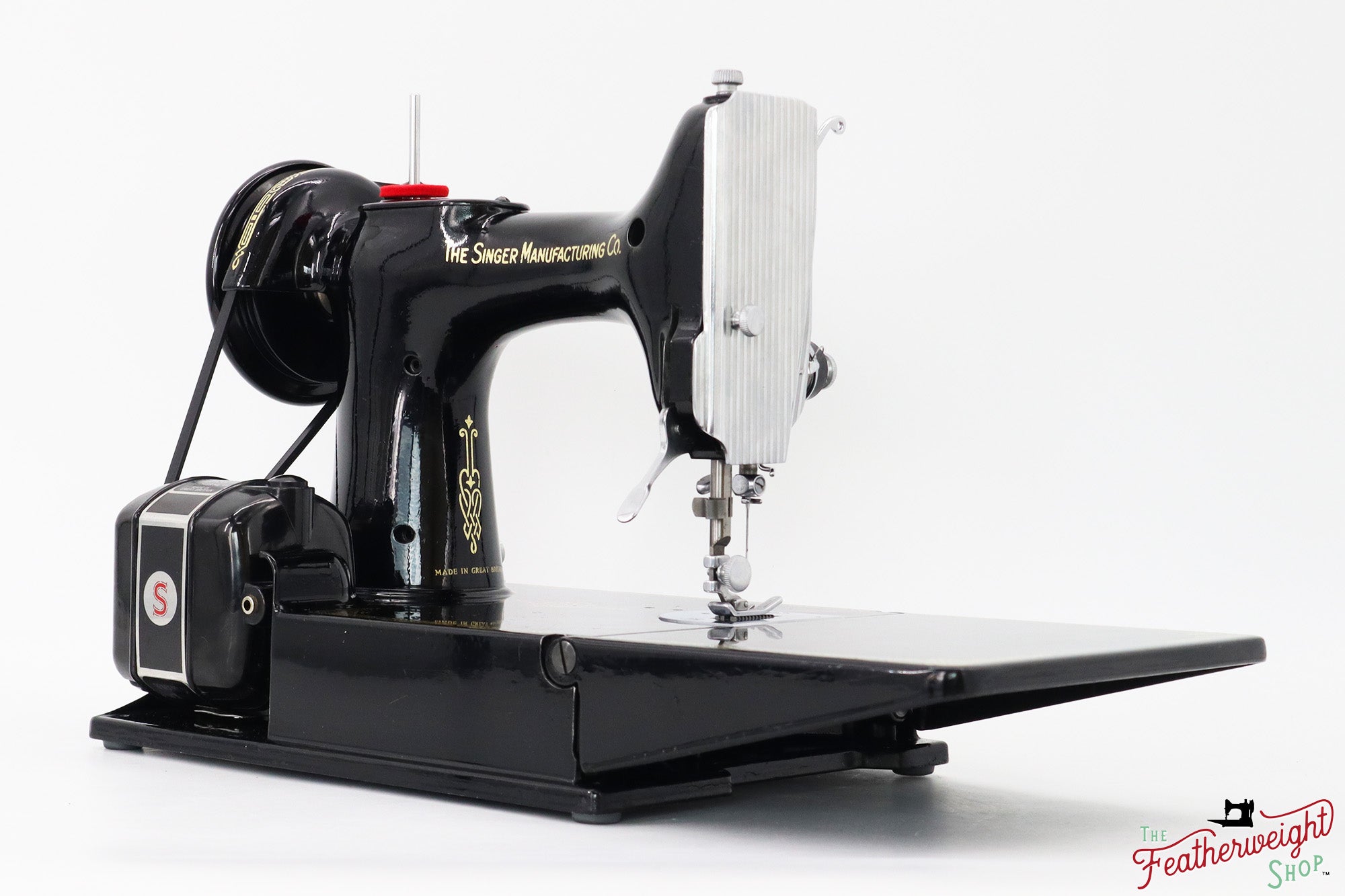 Singer Featherweight Swedish 221K Sewing Machine, EH141***