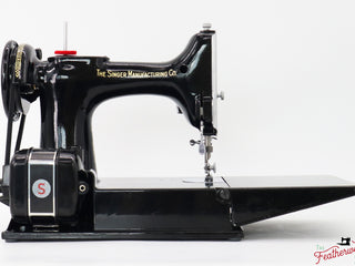 Load image into Gallery viewer, Singer Featherweight Swedish 221K Sewing Machine, EH141***