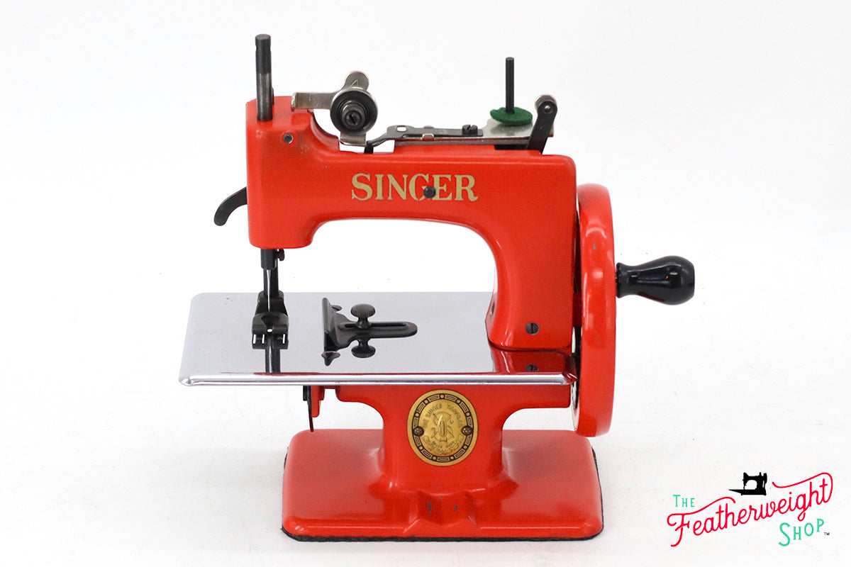 Singer Sewhandy Model 20 - Original Poppy Red - RARE, Oct. 2024 Faire