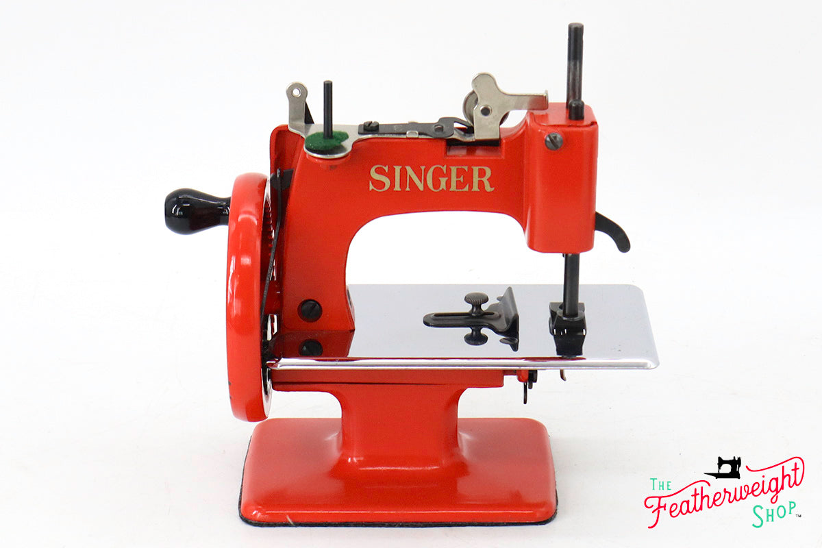 Singer Sewhandy Model 20 - Original Poppy Red - RARE, Oct. 2024 Faire