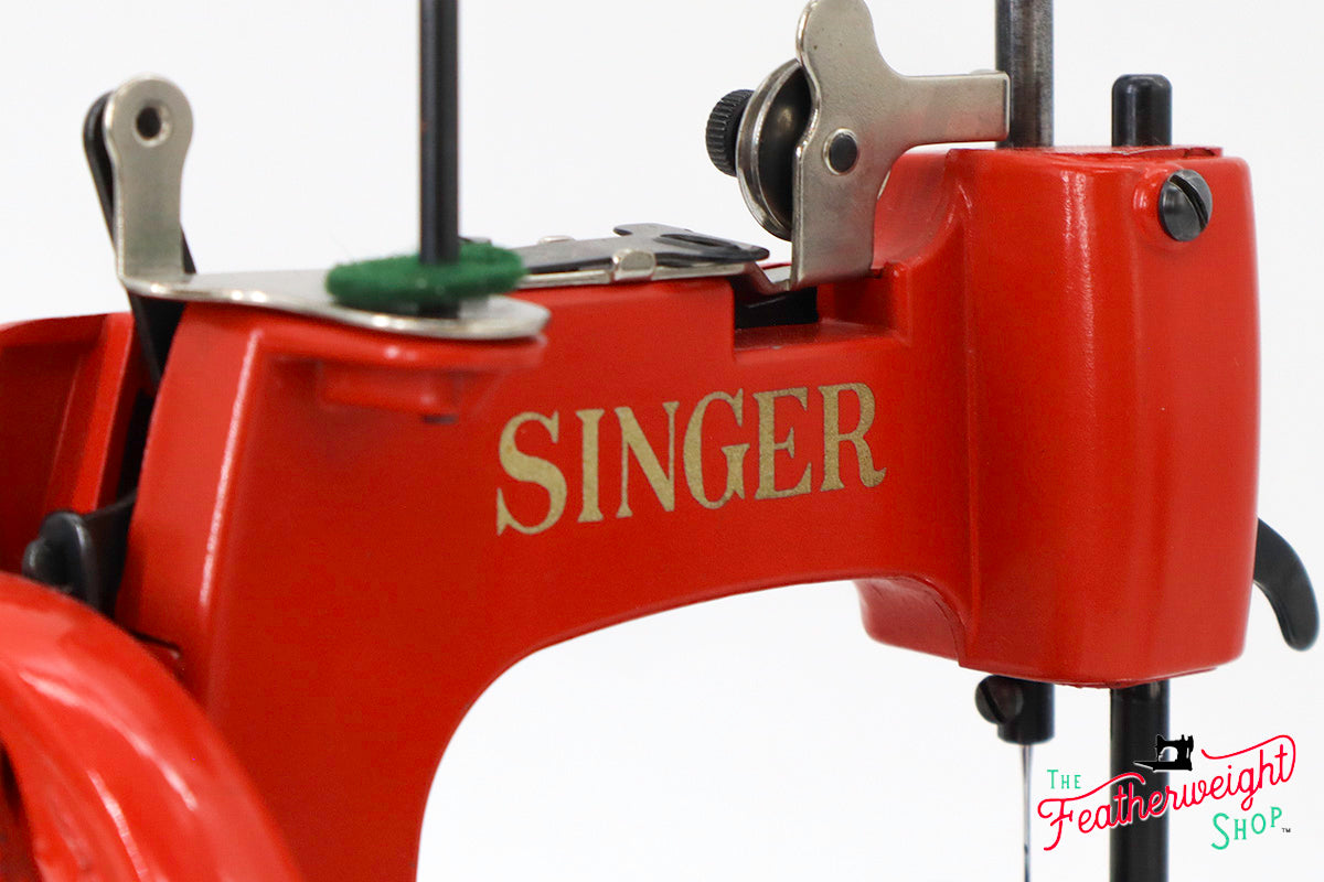 Singer Sewhandy Model 20 - Original Poppy Red - RARE, Oct. 2024 Faire