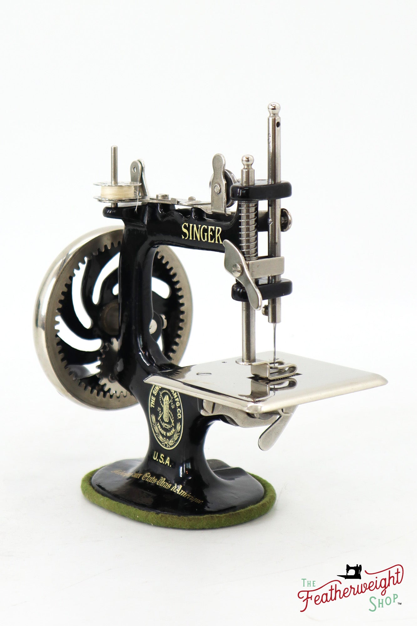 Singer Featherweight 221K Sewing Machine, French EF9120** and Sewhandy Set