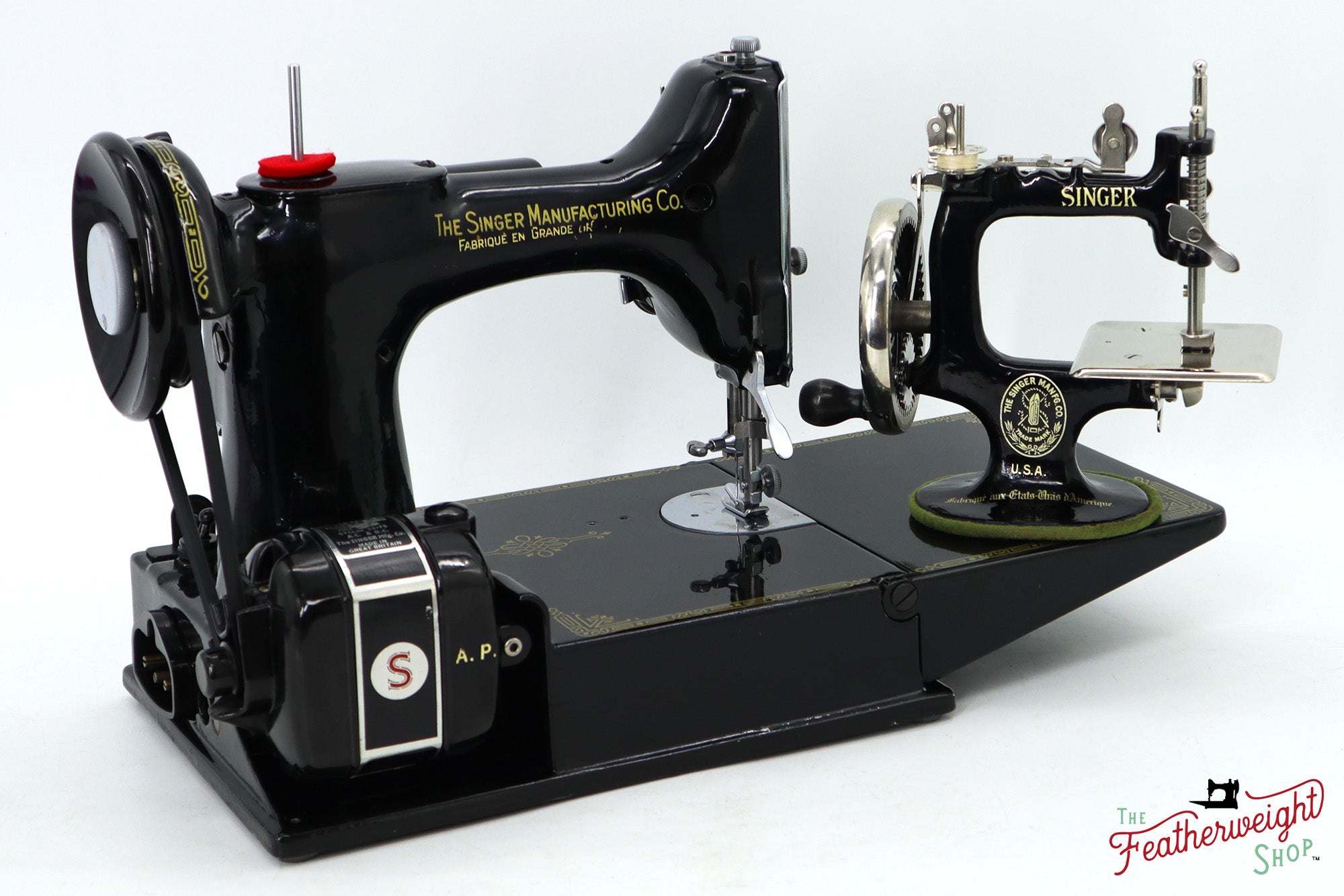 Singer Featherweight 221K Sewing Machine, French EF9120** and Sewhandy Set